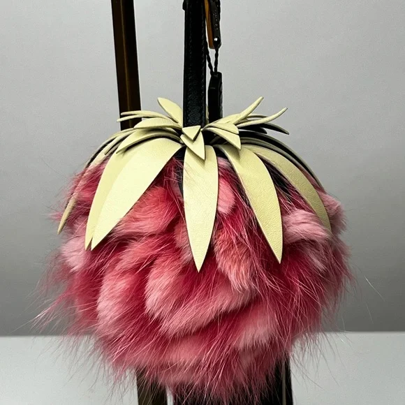 ❌SOLD❌Fendi Fur Bag Charm - Picture 7 of 8